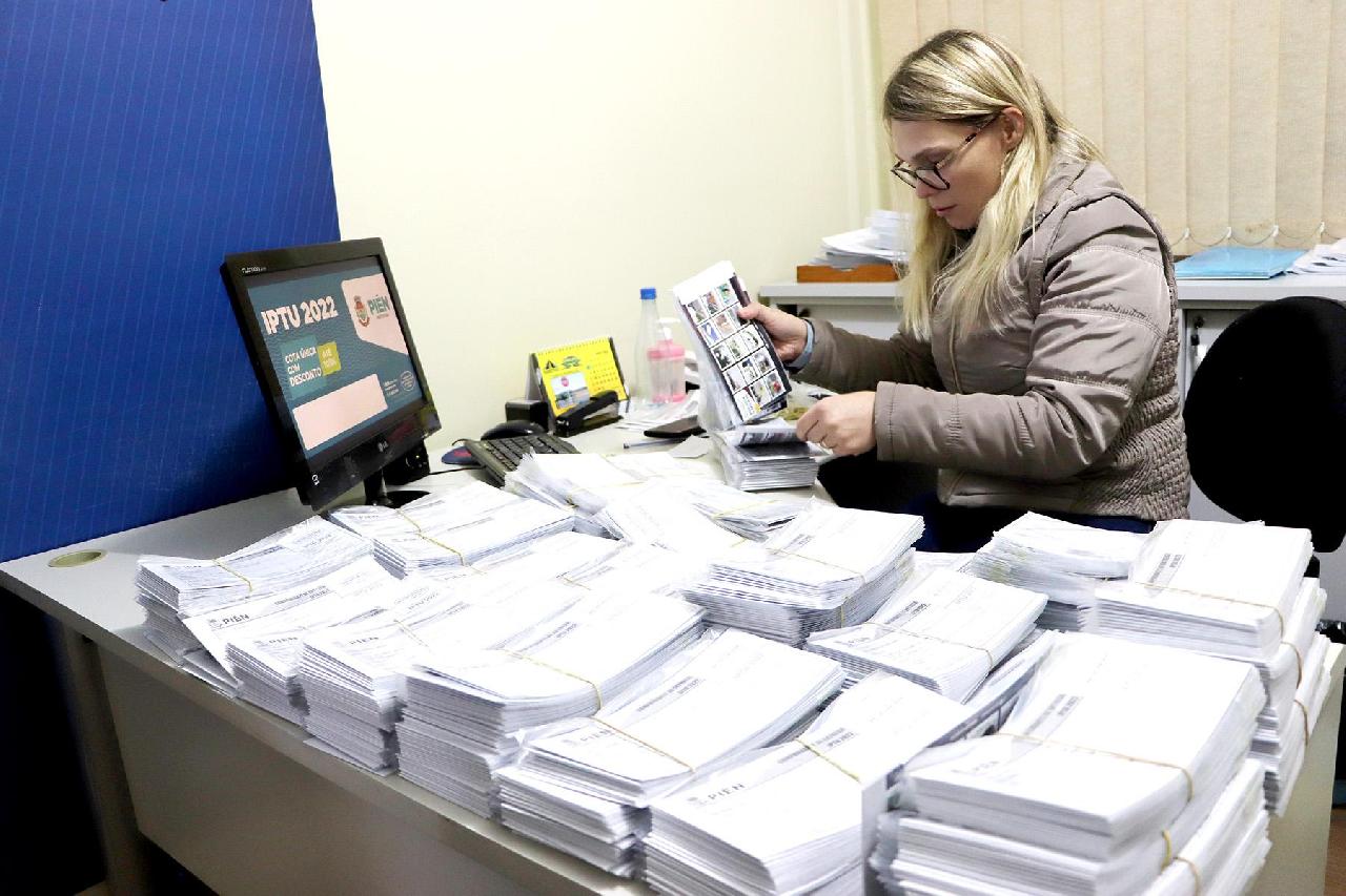 Carnês do IPTU podem ser retirados na prefeitura ou pela internet