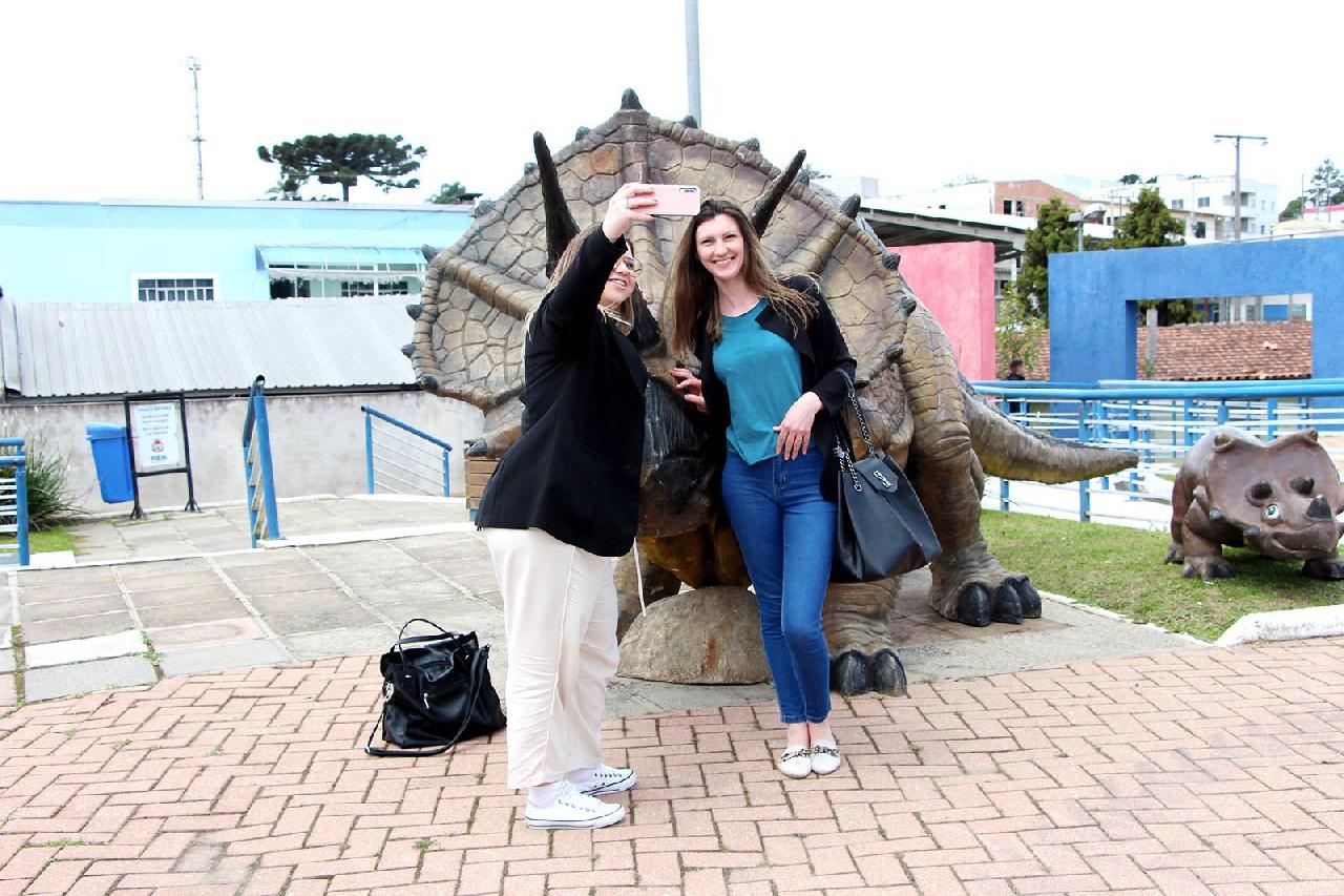 Começa o movimento na Praça da Paz e na Praça dos Pioneiros 