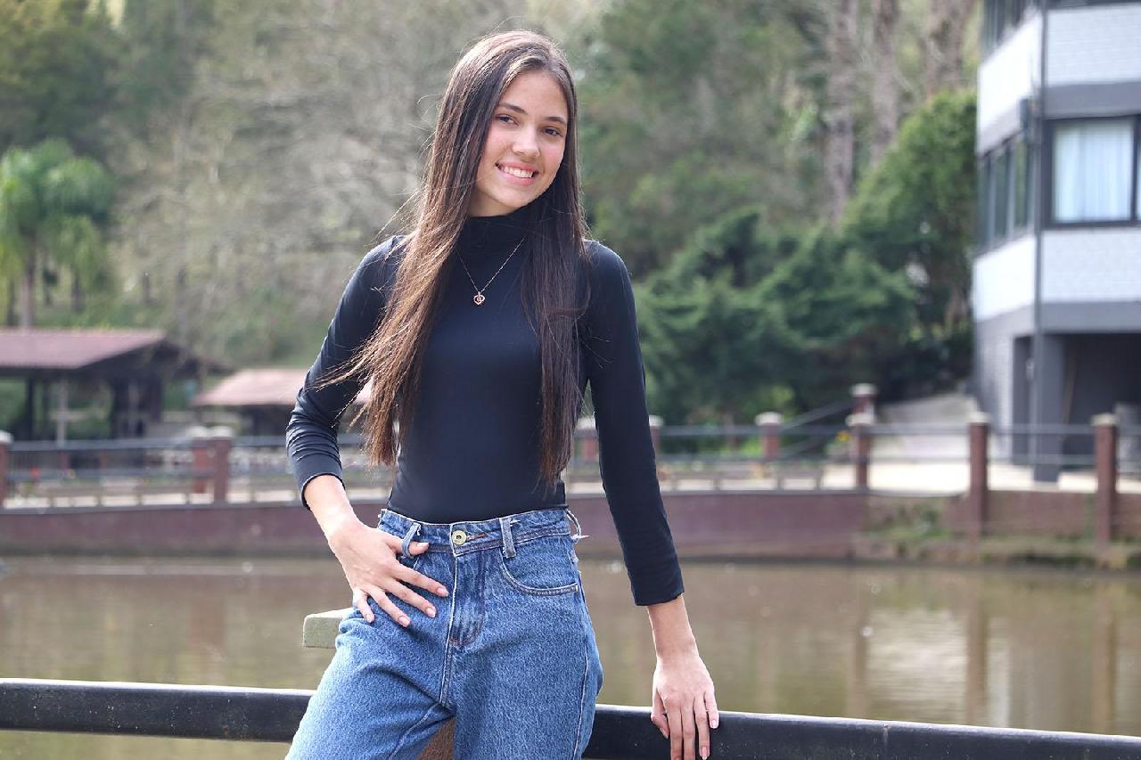 Conheça as candidatas a Rainha de Piên: Karen Giovana Ferreira dos Santos