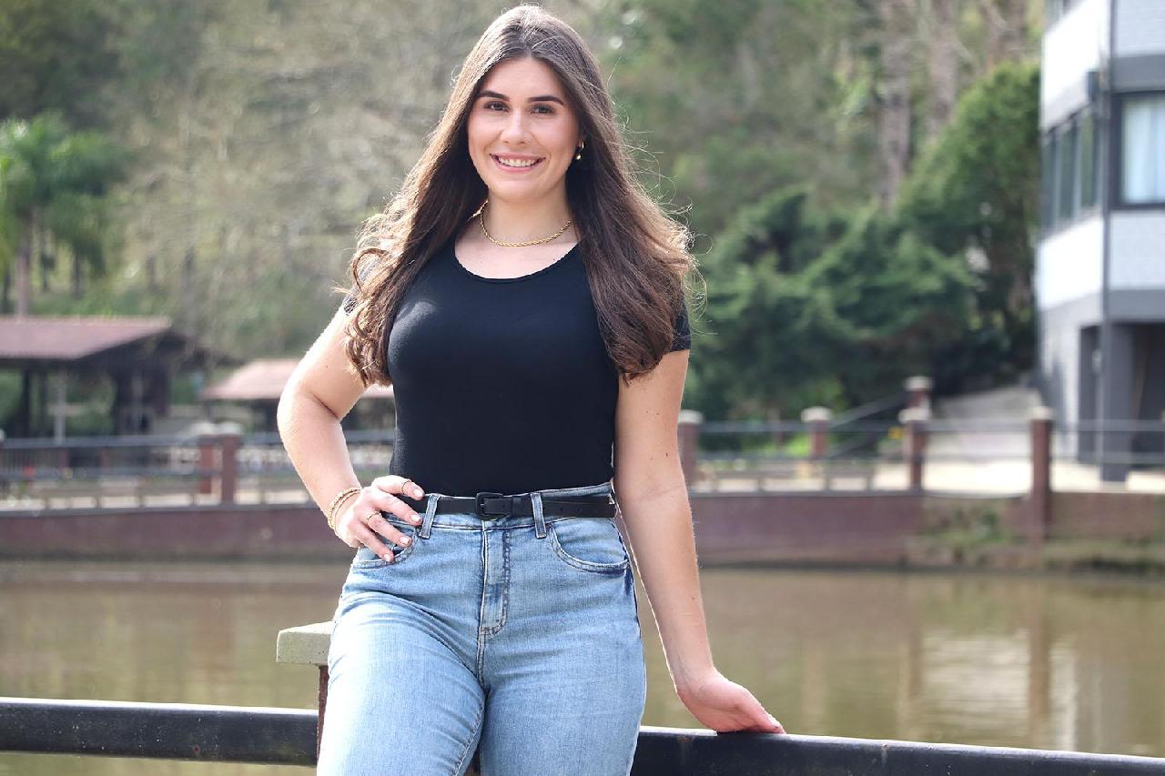 Conheça as candidatas a Rainha de Piên: Sandrieli Aparecida Ludvinski