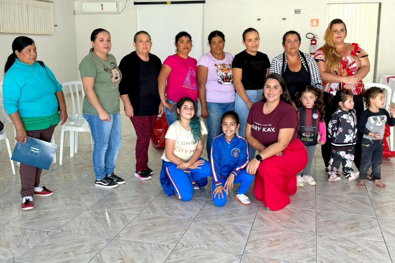 CRAS de Piên promove tarde da beleza e autoestima para mulheres