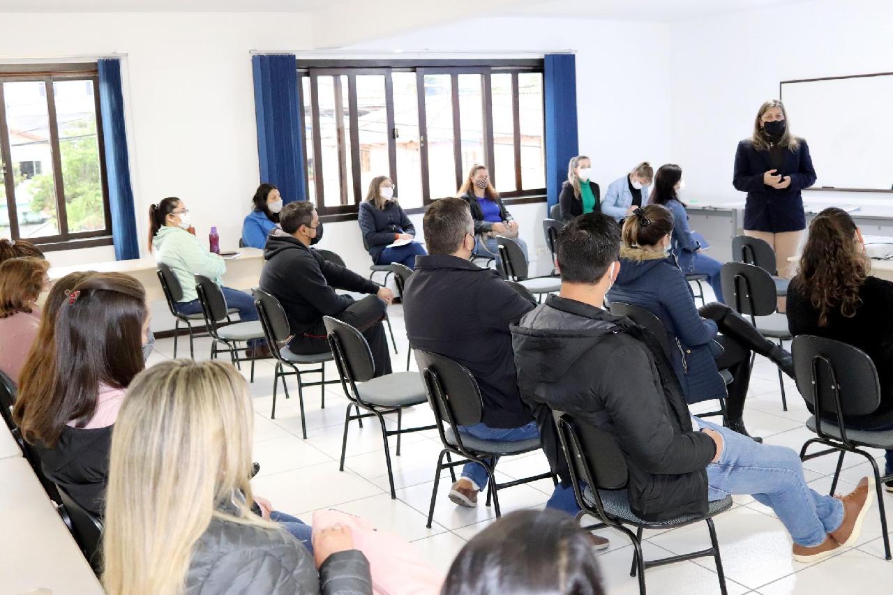 Crianças de 0 a 3 anos voltam às aulas a partir do dia 04 de outubro