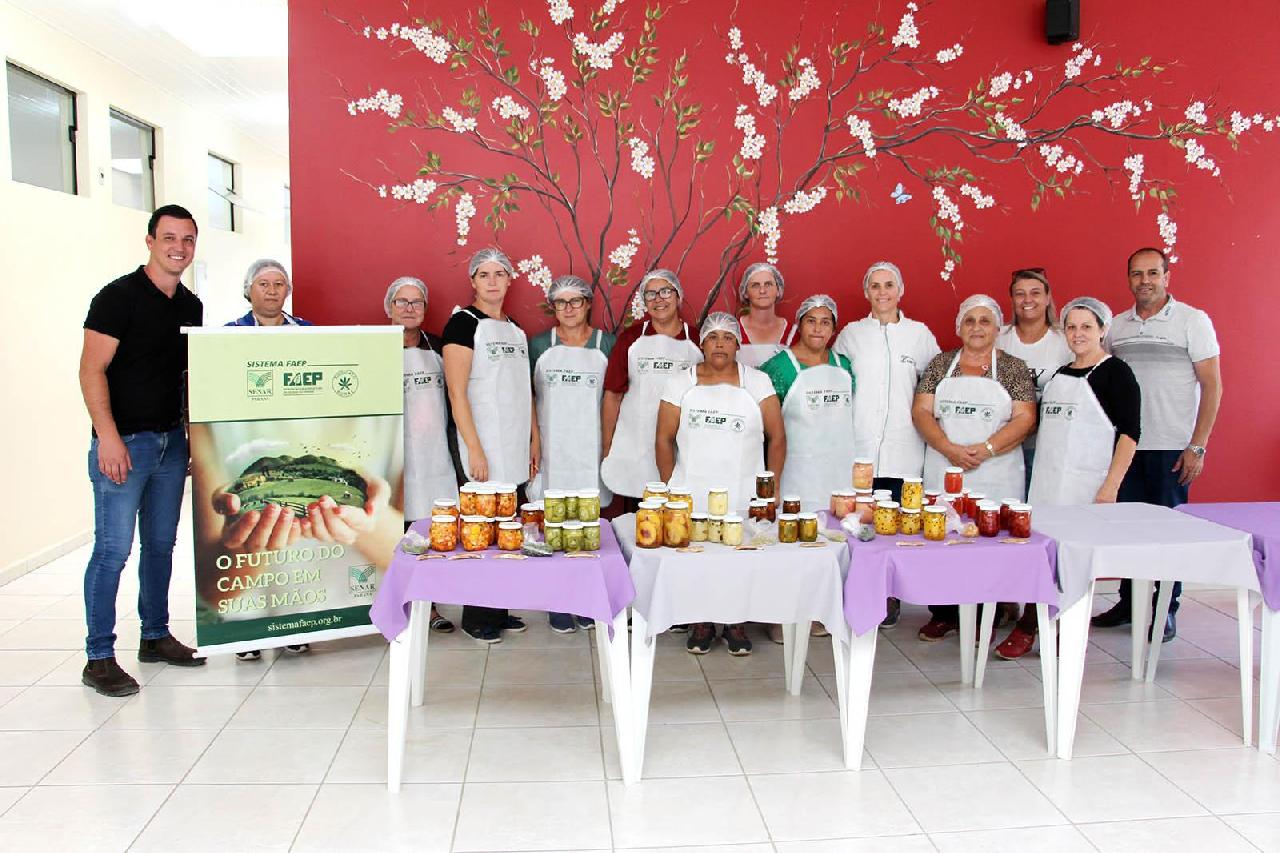 Curso de compotas ensina uma nova forma de gerar emprego e renda em Piên   
