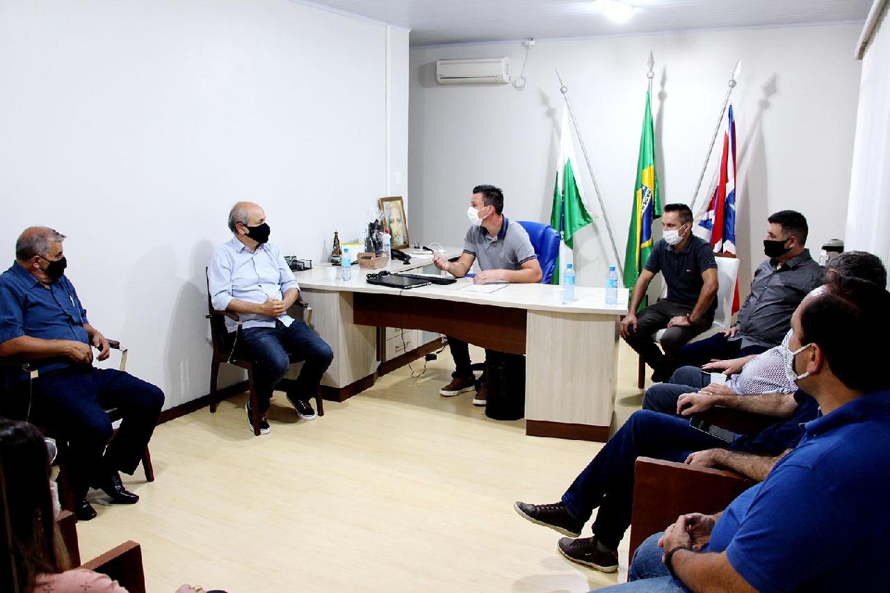 Deputado Gustavo Fruet visita prefeito o Maicon Grosskopf