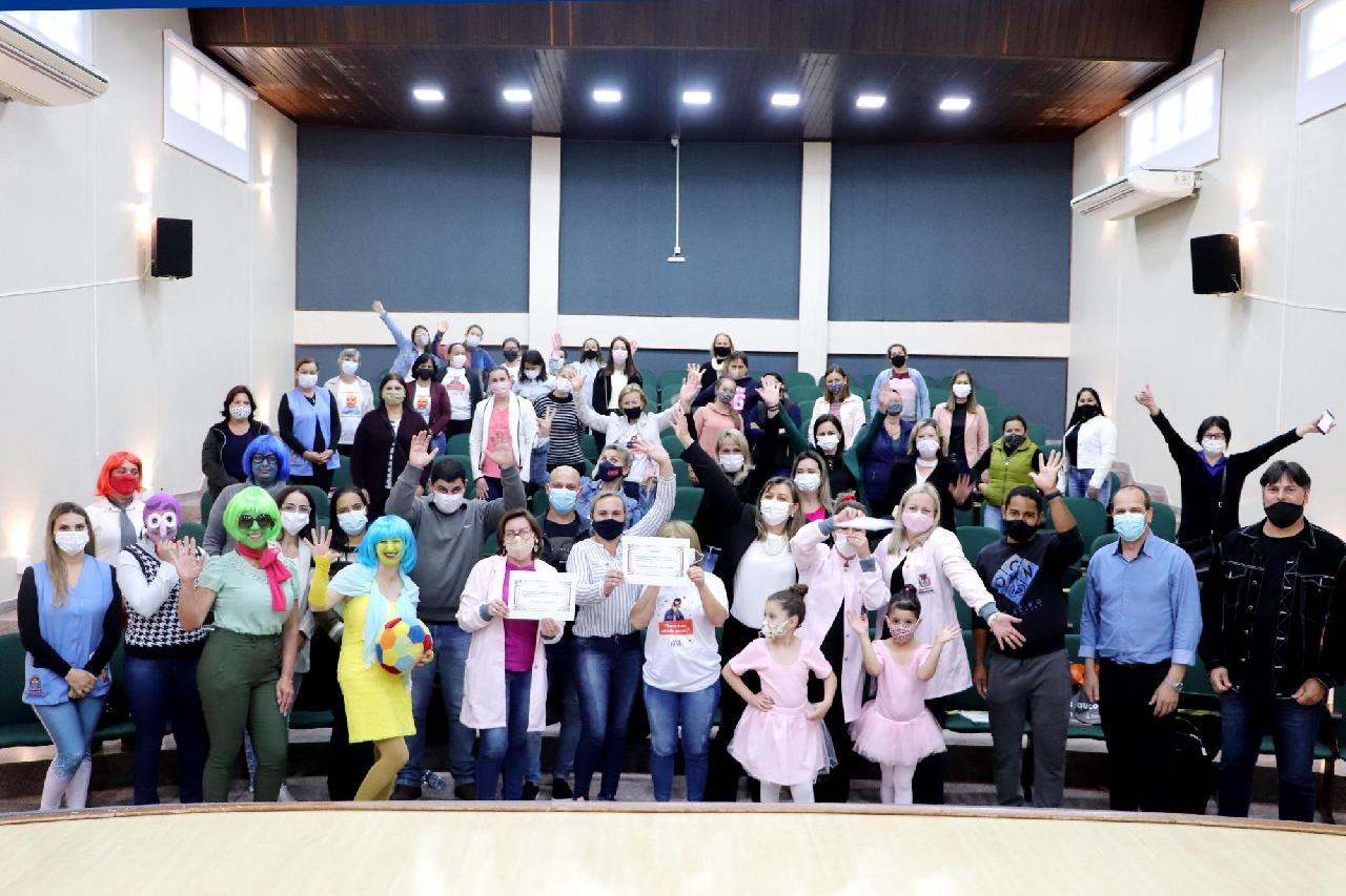 Educação premia melhores projetos com o tema “Na educação amabilidade é a solução” 