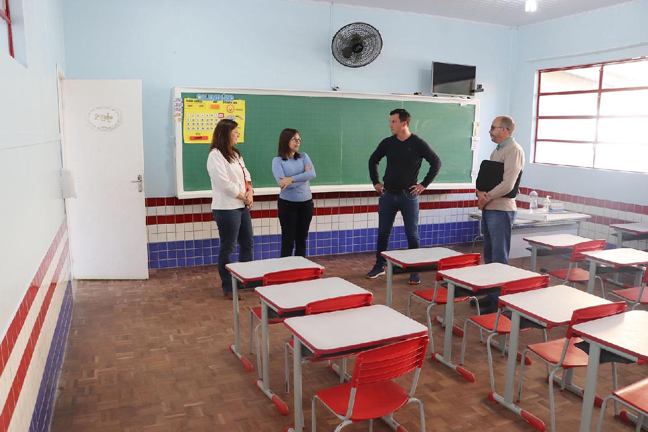 Escolas e Cmeis de Piên recebem uma série de melhorias