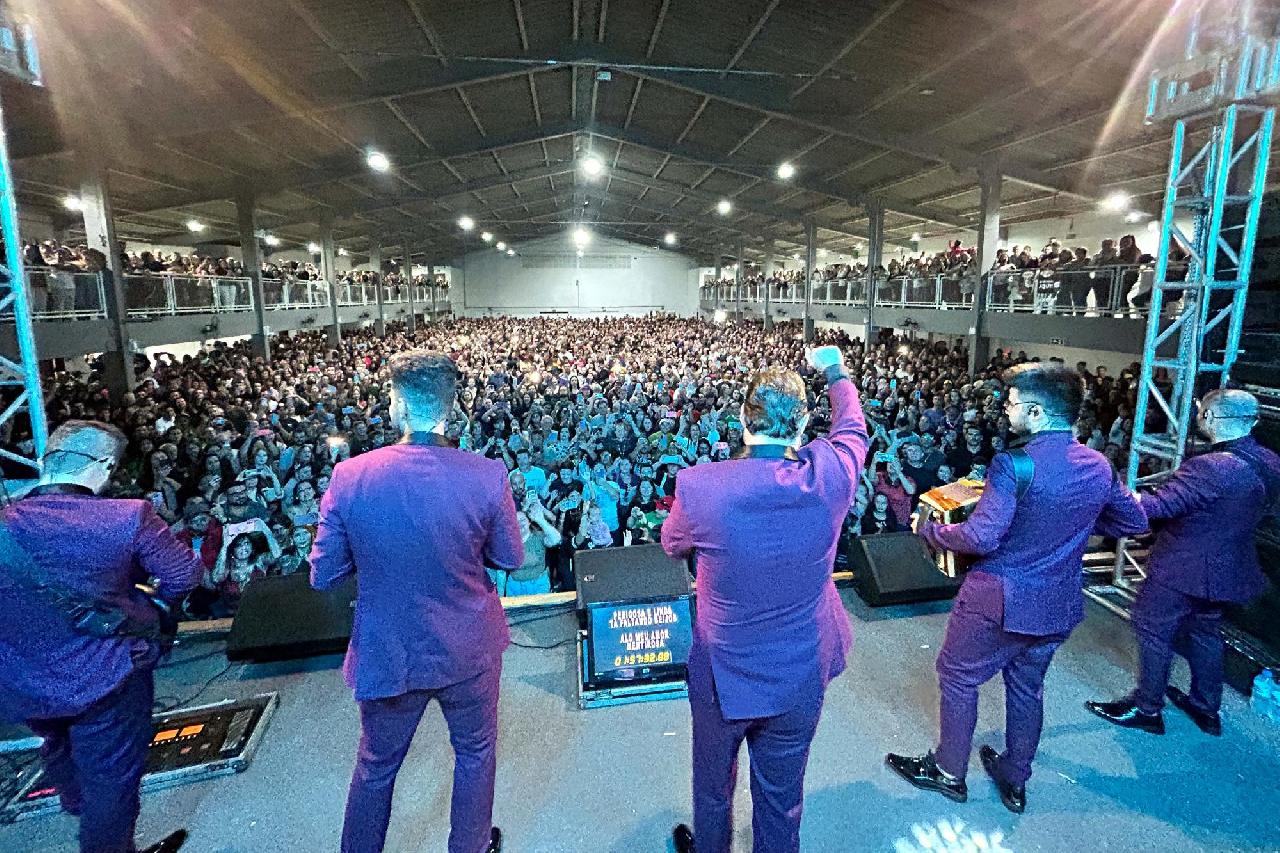 Festa do Trabalhador reúne grande público, shows e anúncios de investimentos em Piên