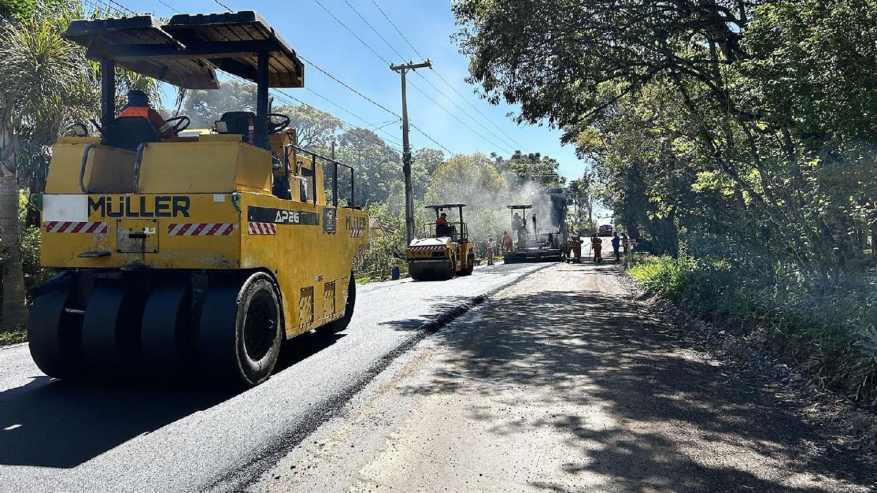 Finalizada aplicação de asfalto na obra da Campina dos Crespins Finalizada aplicação de asfalto na obra da Campina dos Crespins