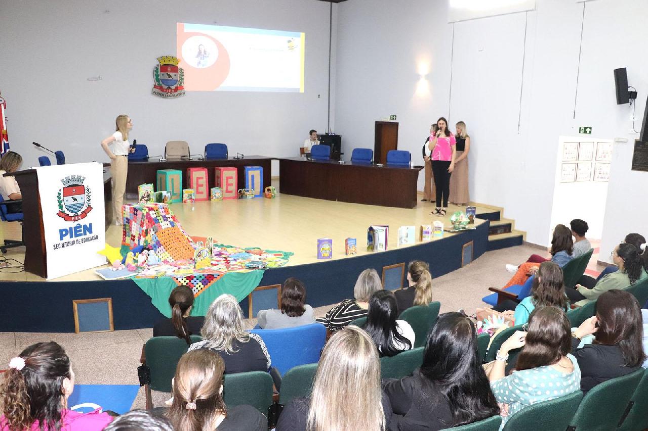 Formação que transforma a infância através da leitura