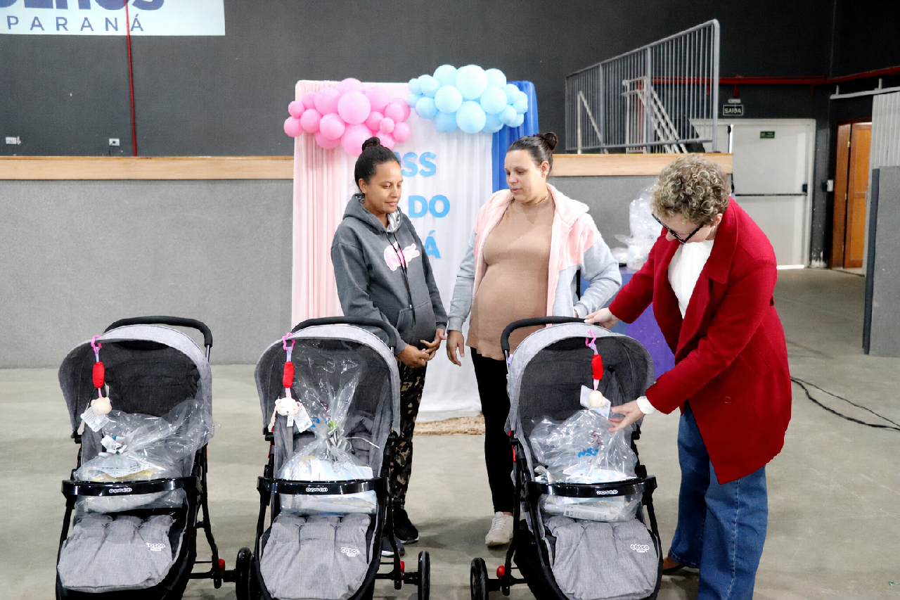 Gestantes de Piên recebem kits do programa Nascer Bem Paraná