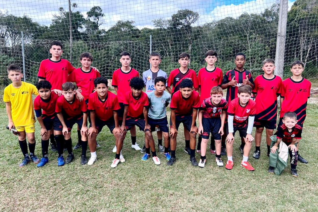 Jovens de Piên disputam Copa Furacão em Curitiba neste domingo
