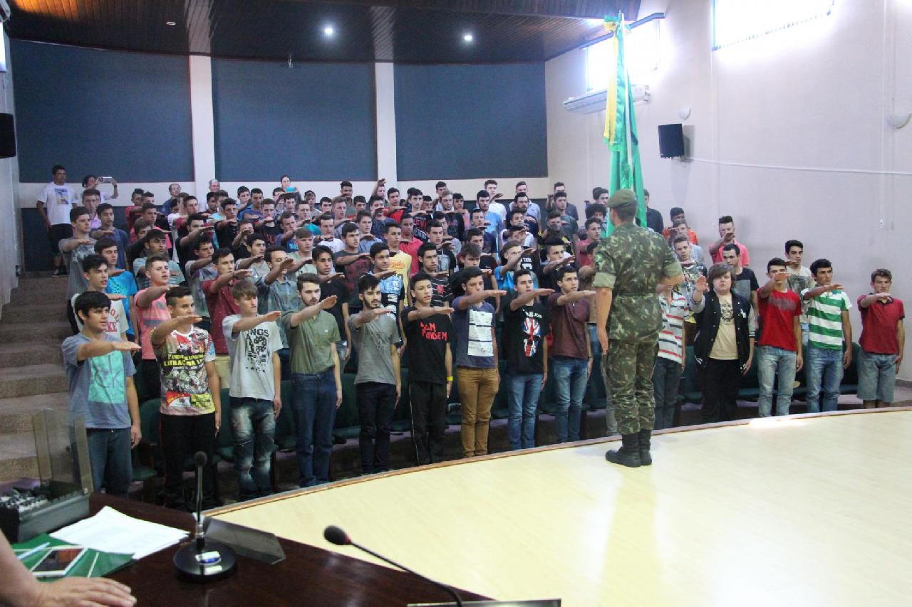 Junta Militar entrega Certificado de Dispensa a jovens