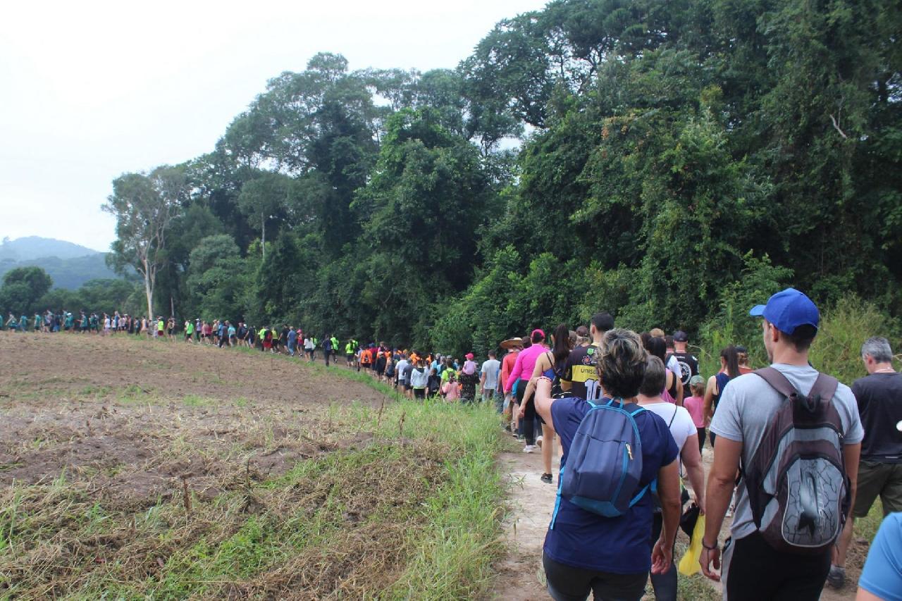 Mais de 1.500 pessoas na Caminhada na Natureza de Piên 