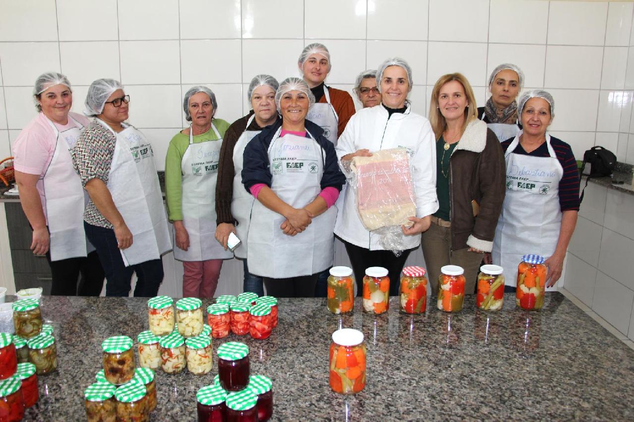 Mais uma turma formada em curso gratuito oferecido pela Assistência Social