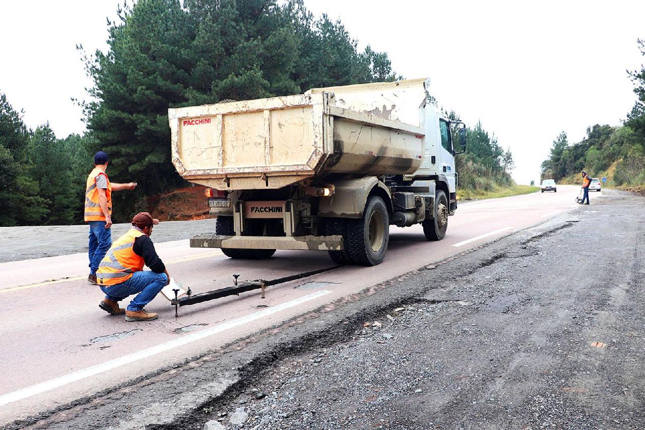 Município realiza testes de viga na rodovia PR-281