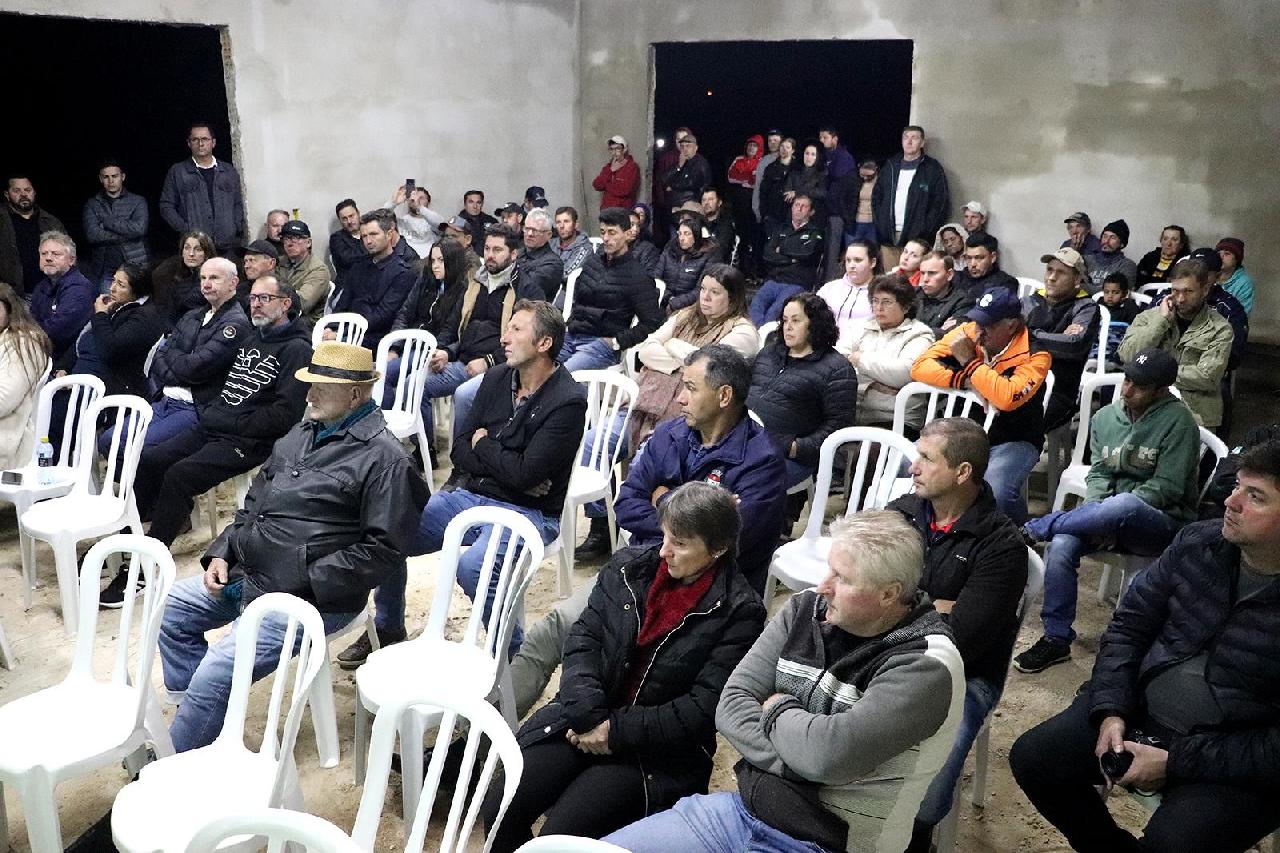 Nova rede de água vai beneficiar cerca de 150 famílias na comunidade do Picacinho