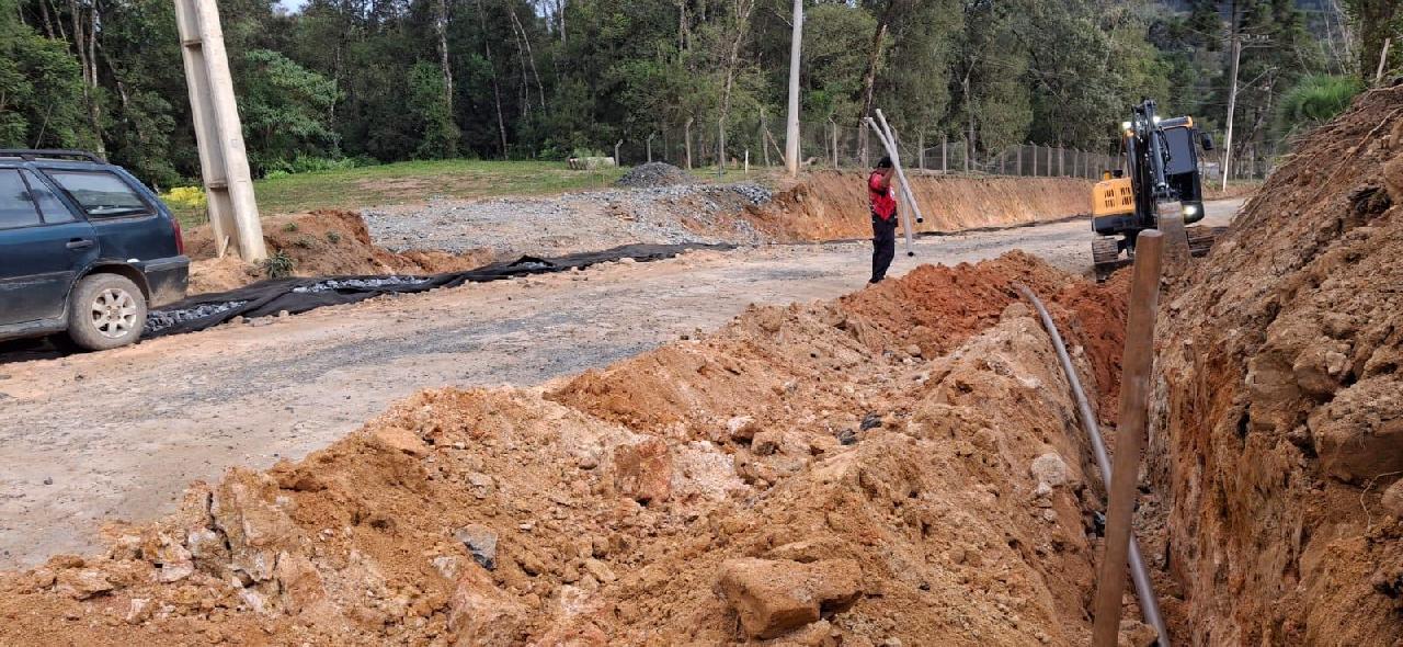 Obra de pavimentação do Monjolinho avança com implantação de nova rede de água