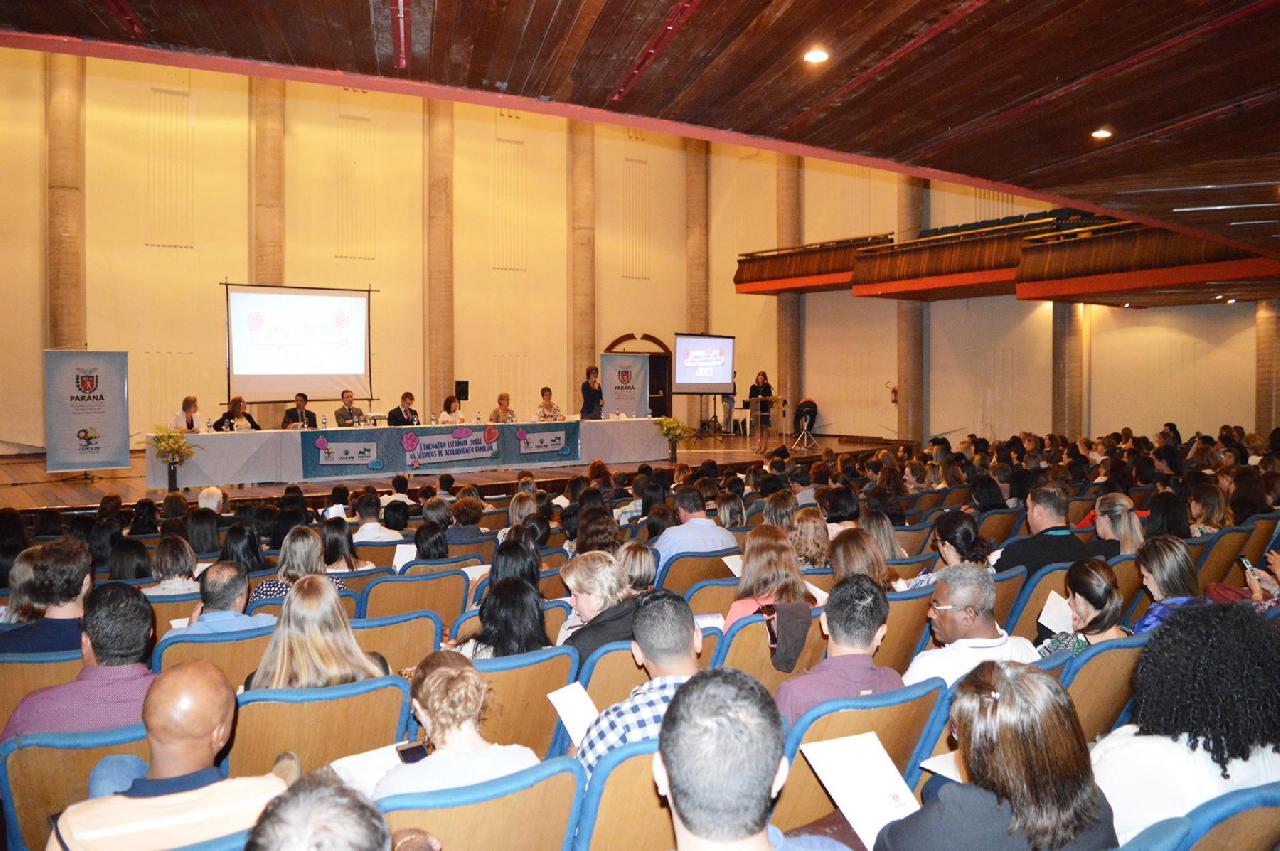 Piên participa do Encontro sobre os serviços de Acolhimento Familiar