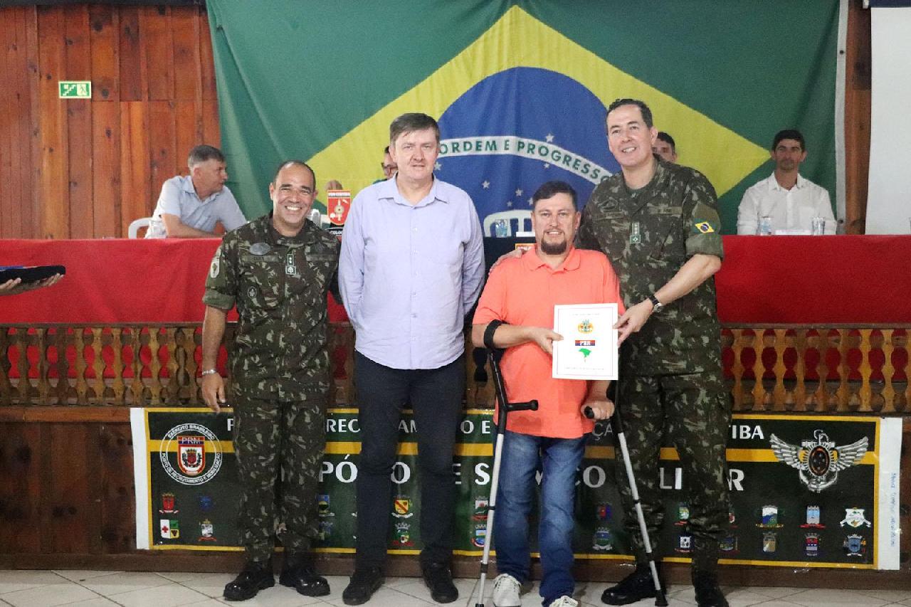 Piên é reconhecido pelos serviços na Junta Militar