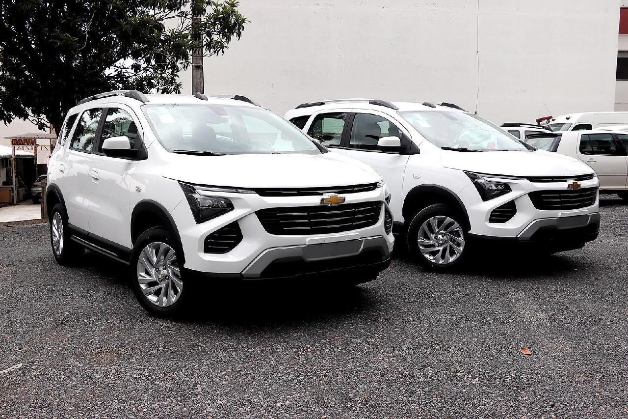 Piên entrega veículo Chevrolet Spin para a APAE em importante conquista para a comunidade