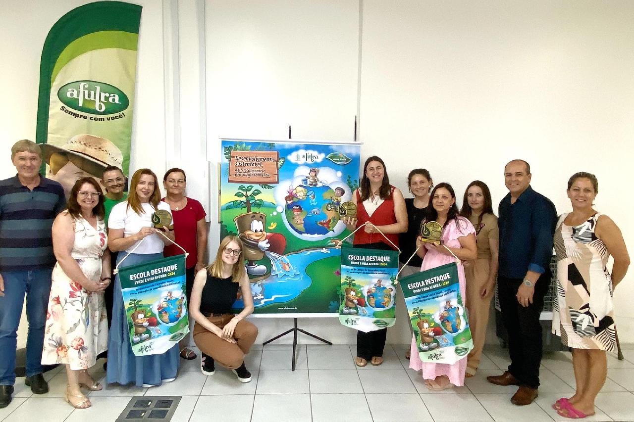 Piên fortalece parceria com o projeto "Verde é Vida" e escolas são premiadas