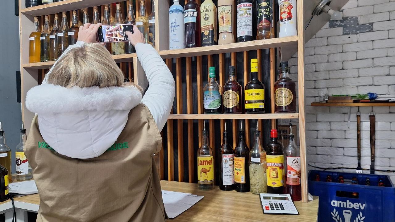 Piên orienta estabelecimentos sobre venda de bebidas seguras