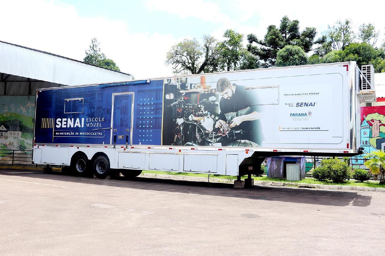 Piên recebe "Carreta do Conhecimento" com curso de manutenção de motocicletas