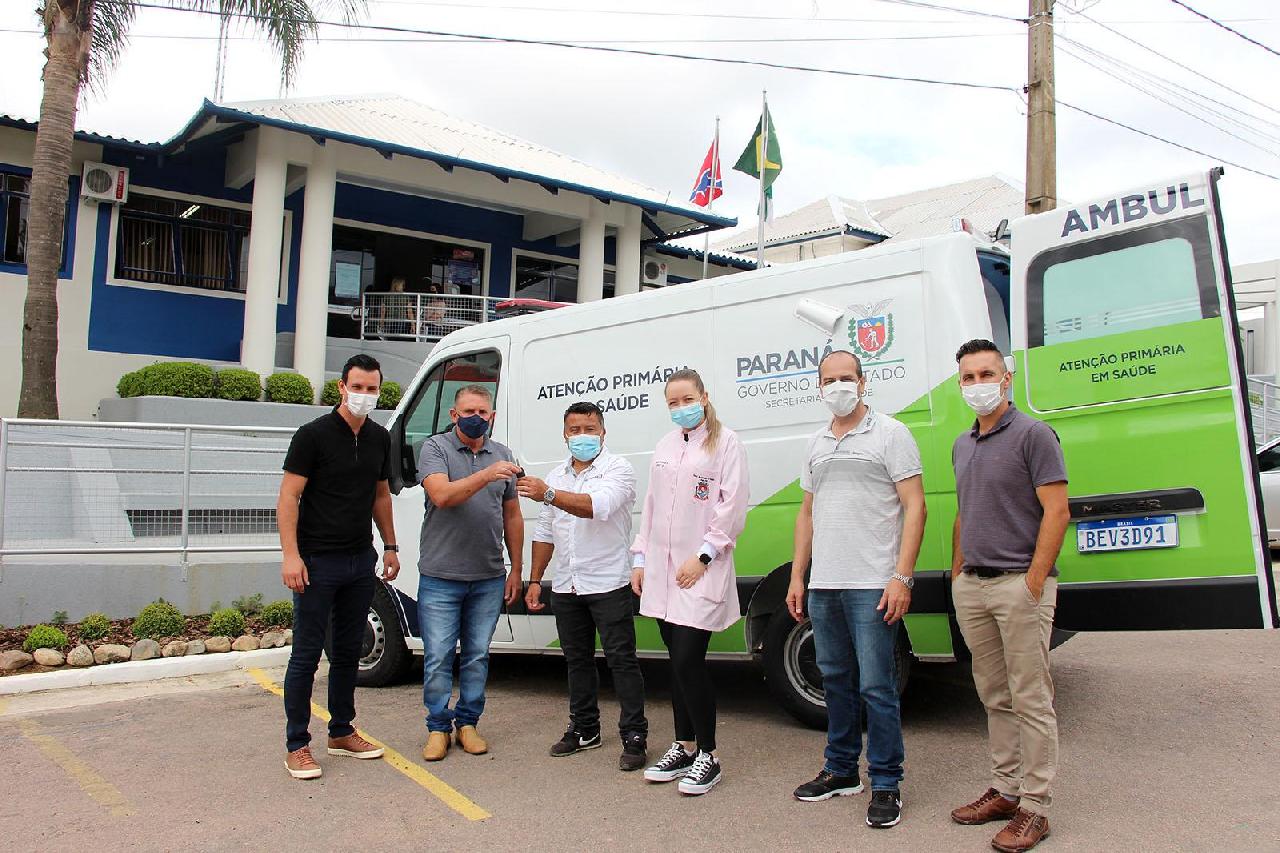 Piên recebe nova ambulância para transporte de pacientes 