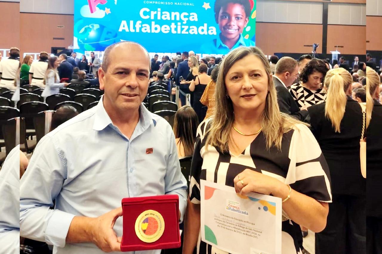 Piên recebe selo Ouro da Alfabetização