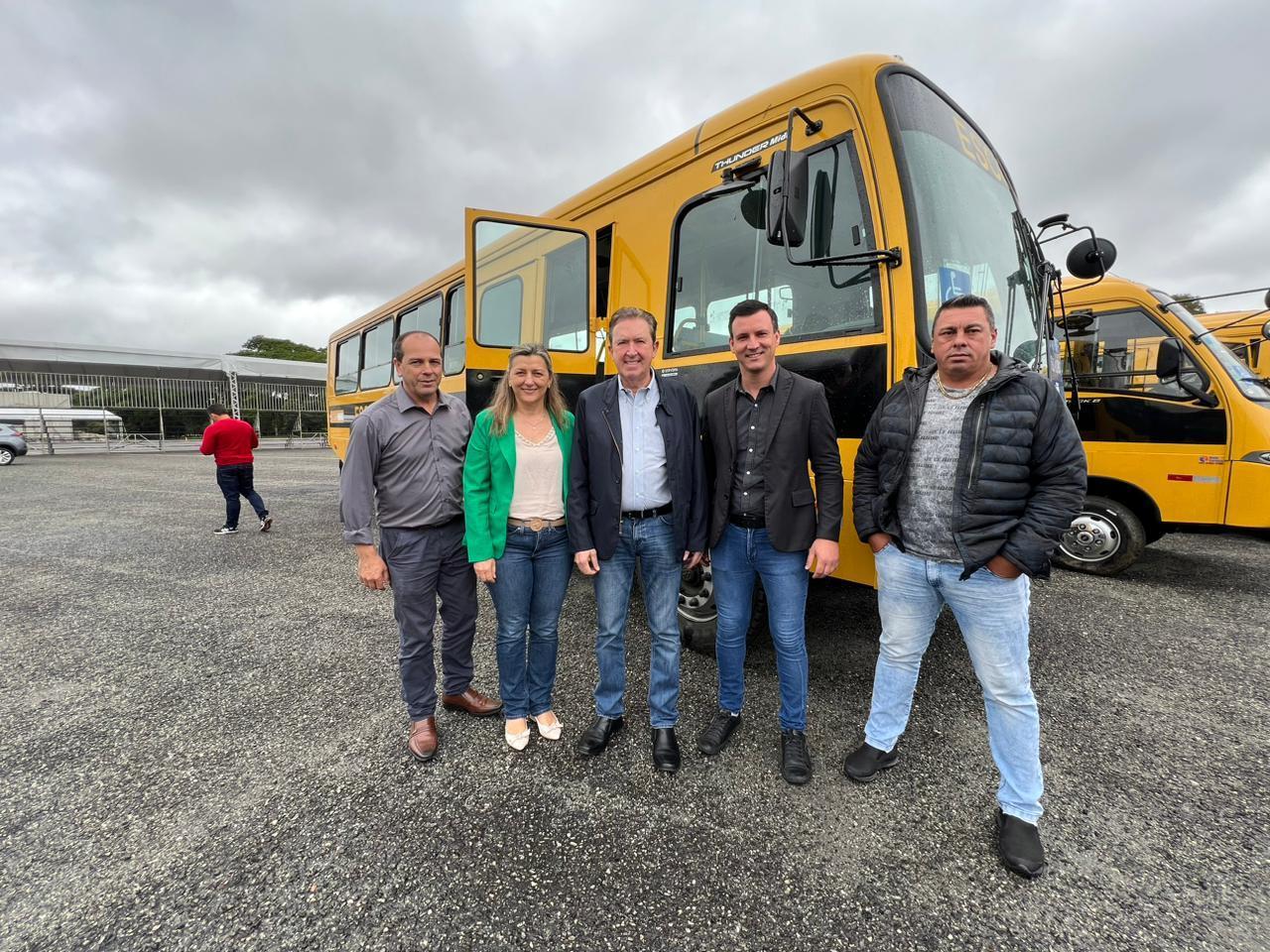 Piên recebe um novo ônibus escolar no valor de R$ 415.164,00