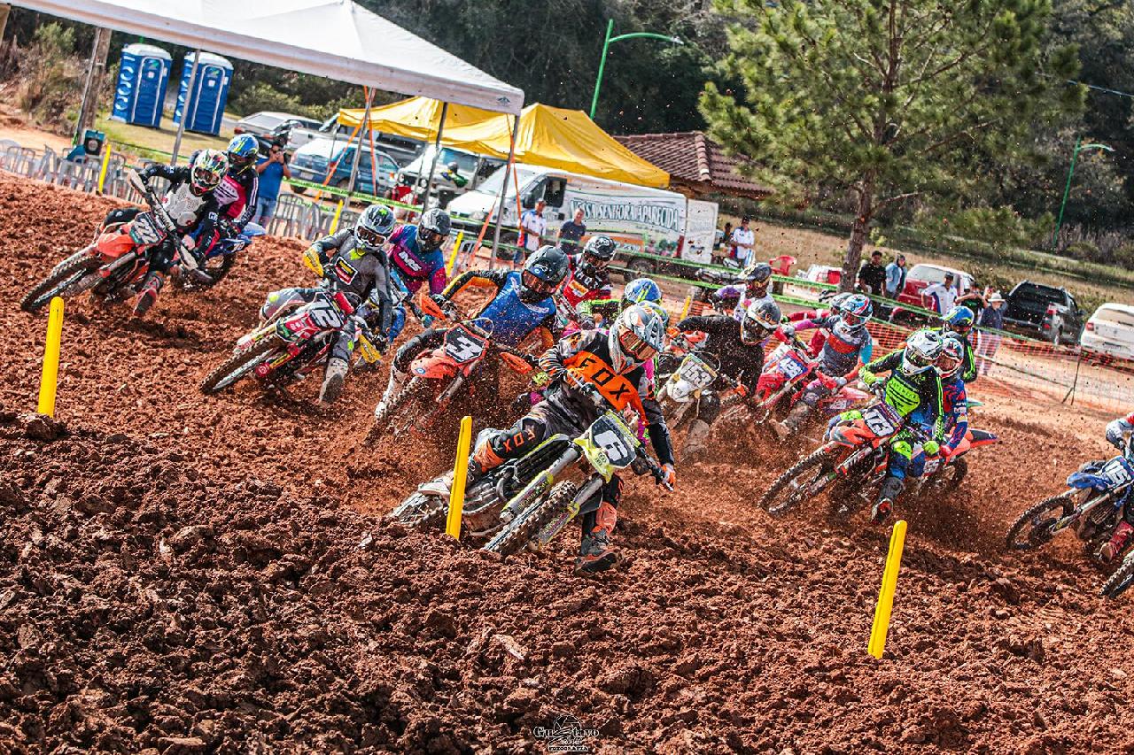 Piên sedia Campeonato Brasileiro e Paranaense de Velocross com apoio da Prefeitura