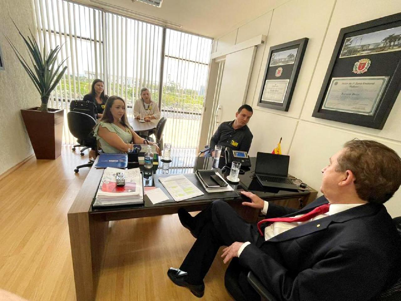 Prefeito cumpre compromissos na busca de recursos em Brasília