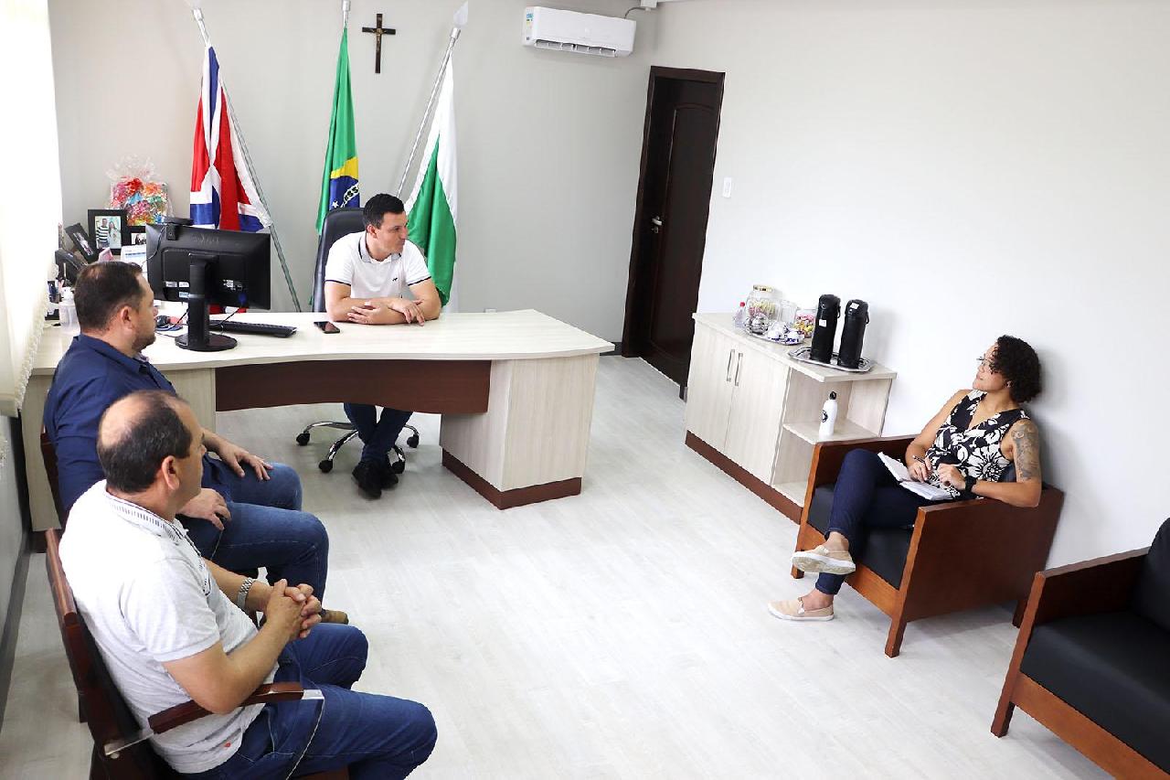 Prefeito reivindica melhorias à Copel