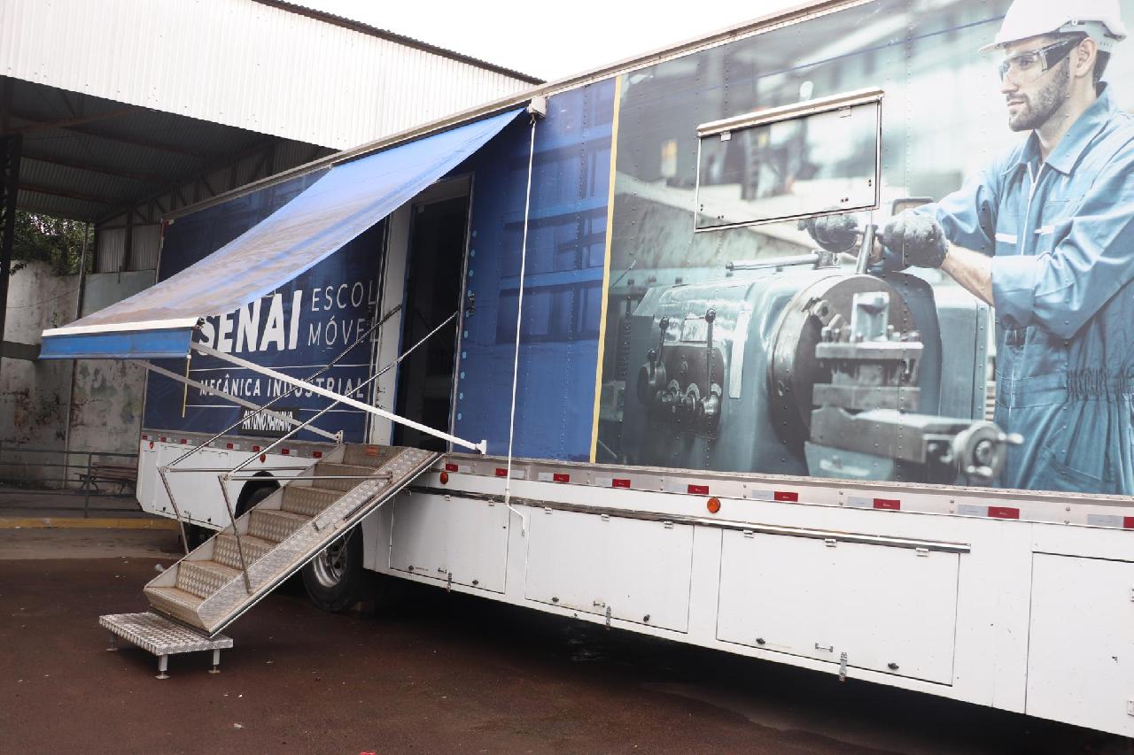 Prefeitura de Piên e SENAI promovem novos cursos gratuitos na Carreta do Conhecimento