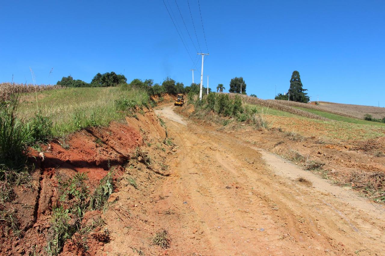 Prefeitura de Piên reforça os serviços para recuperar as estradas