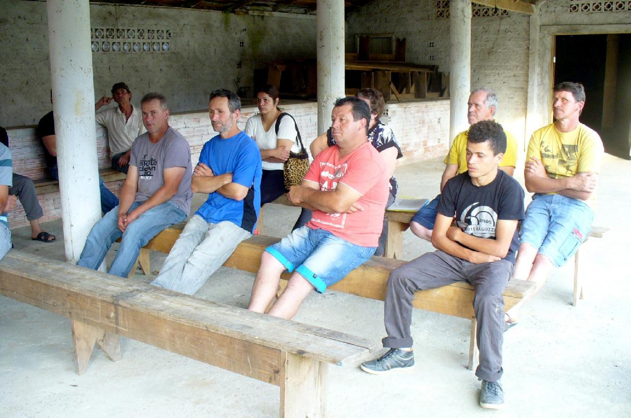 Prefeitura e Emater realizam reuniões com moradores