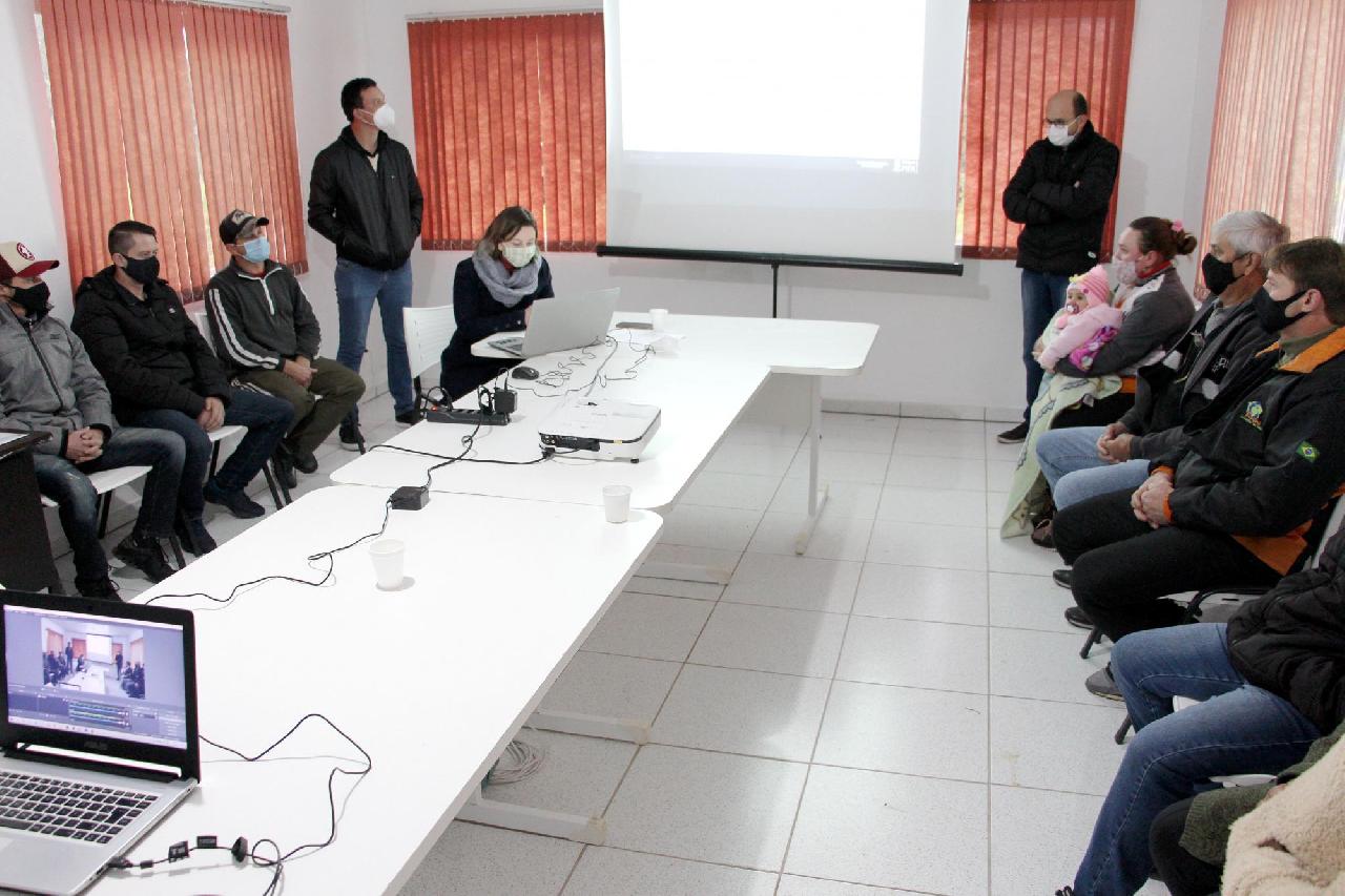 Prefeitura realiza audiência pública na comunidade de Aterrado Alto