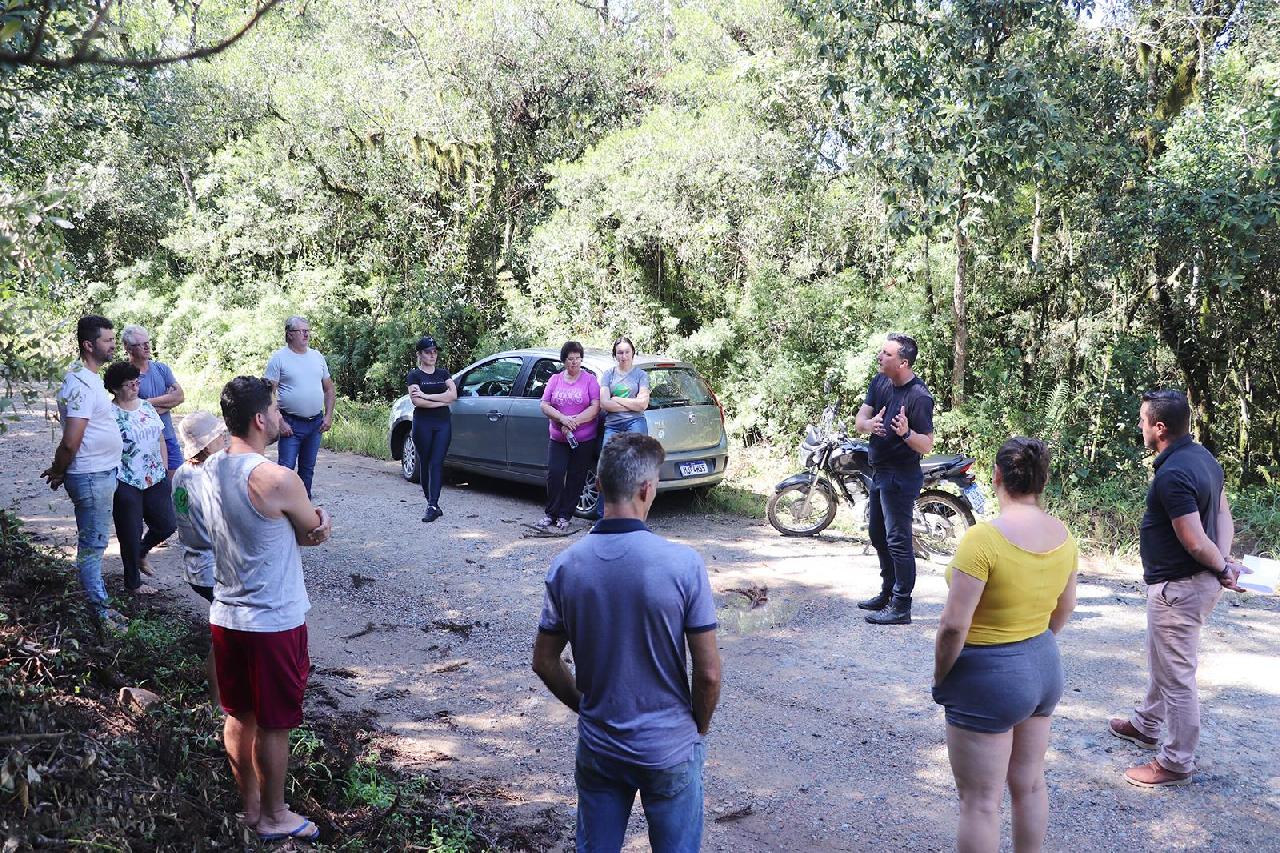 Prefeitura substituirá ponte de madeira por galerias