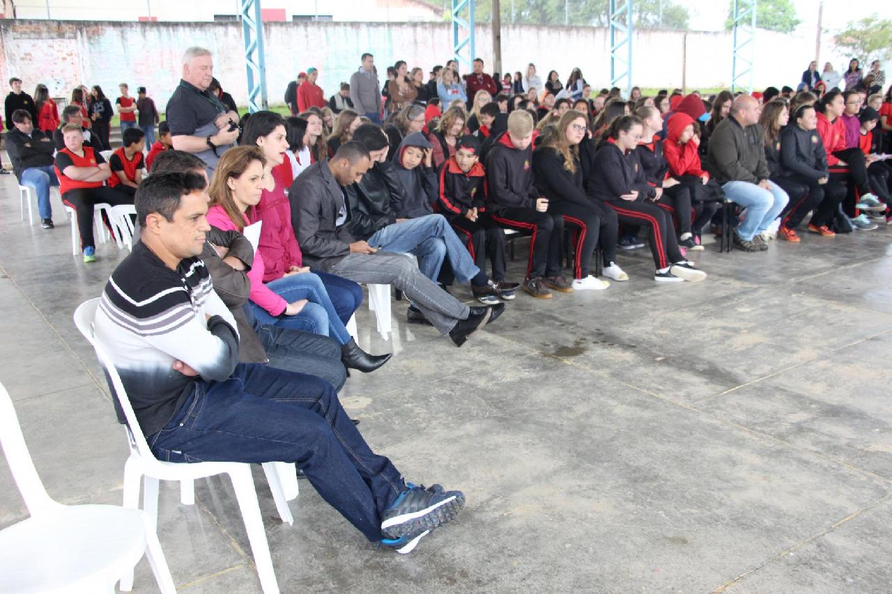 Programa ID Jovem é apresentado a alunos pienenses