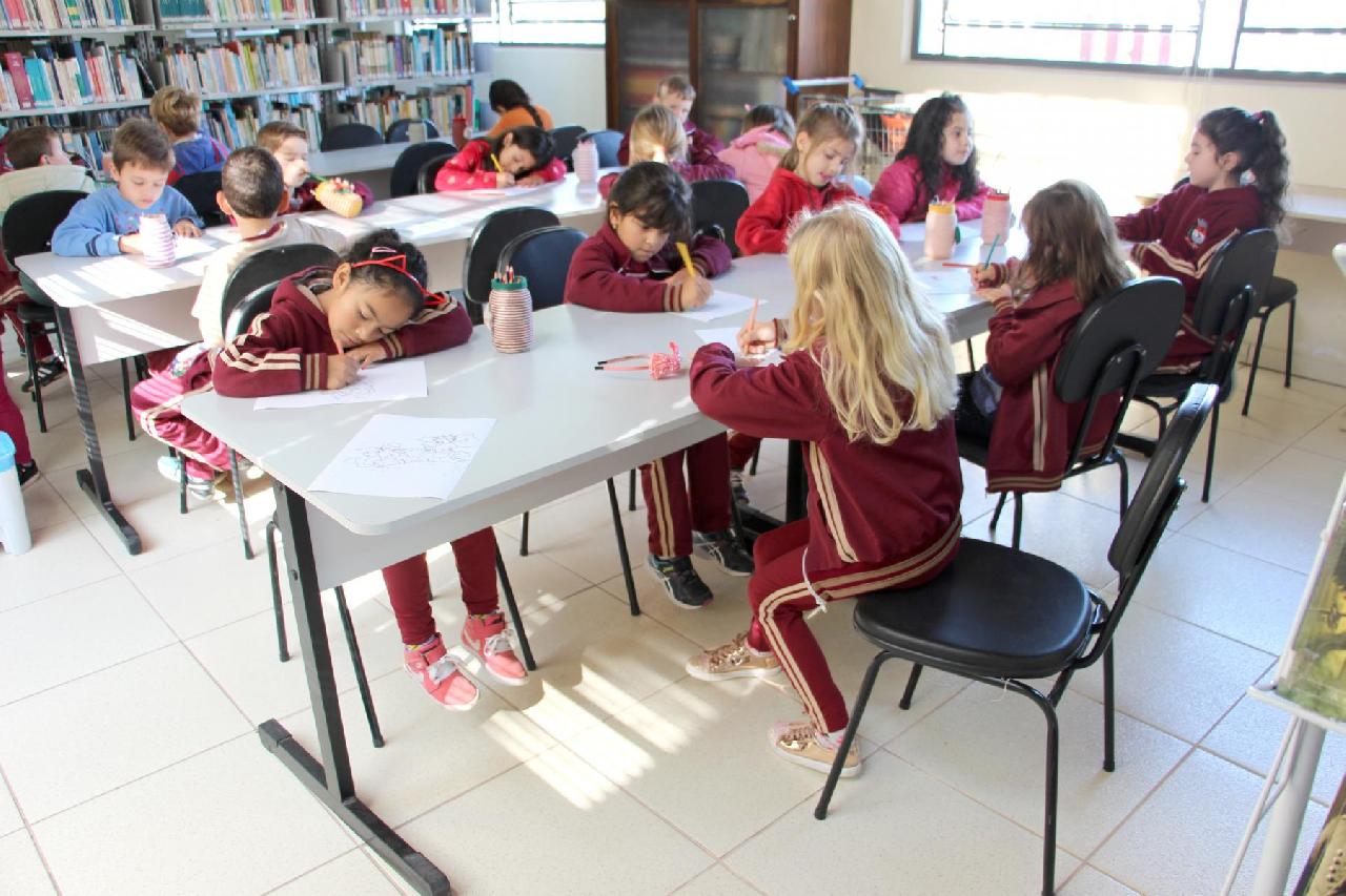 Projetos incentivam o gosto pela literatura