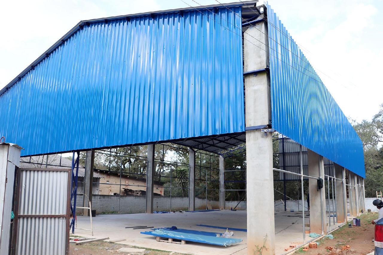 Quadra coberta está próximo de ser concluída