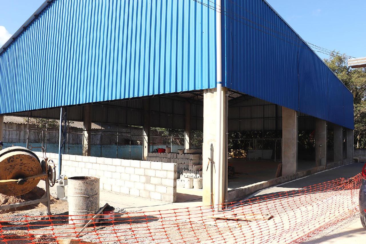 Quadra da Escola Prefeito Laércio recebe melhorias para oferecer mais conforto aos alunos