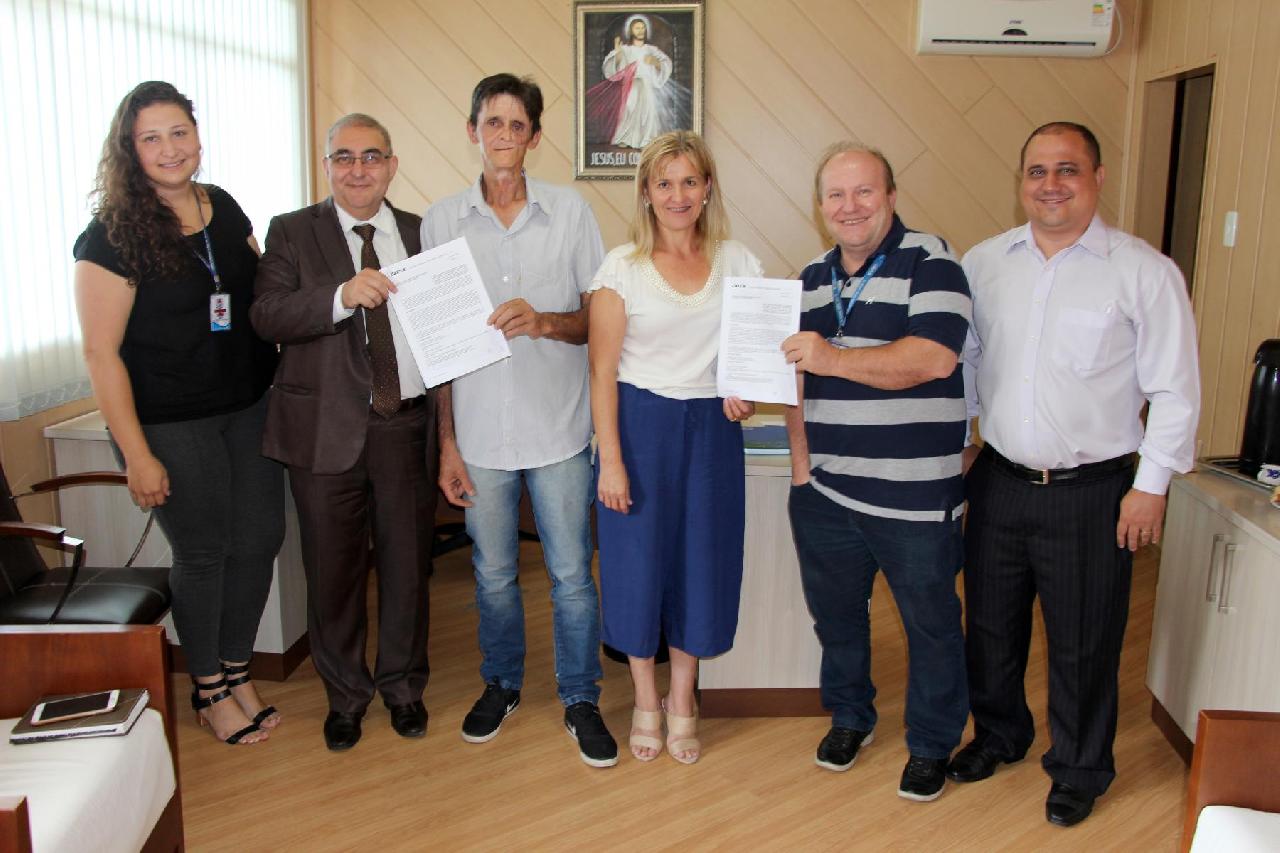 Quadra Poliesportiva de Trigolândia é tema de reunião entre Prefeitura e Caixa