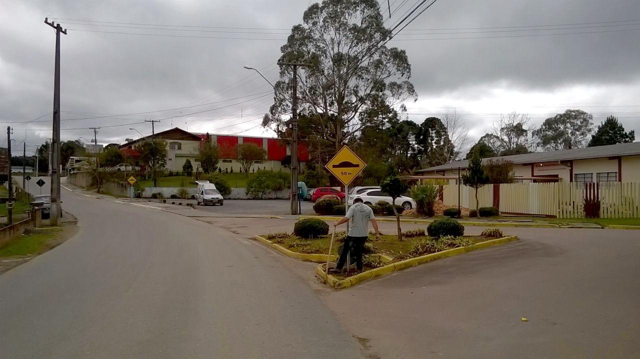 Secretaria de Obras realiza melhorias em ruas de Trigolândia