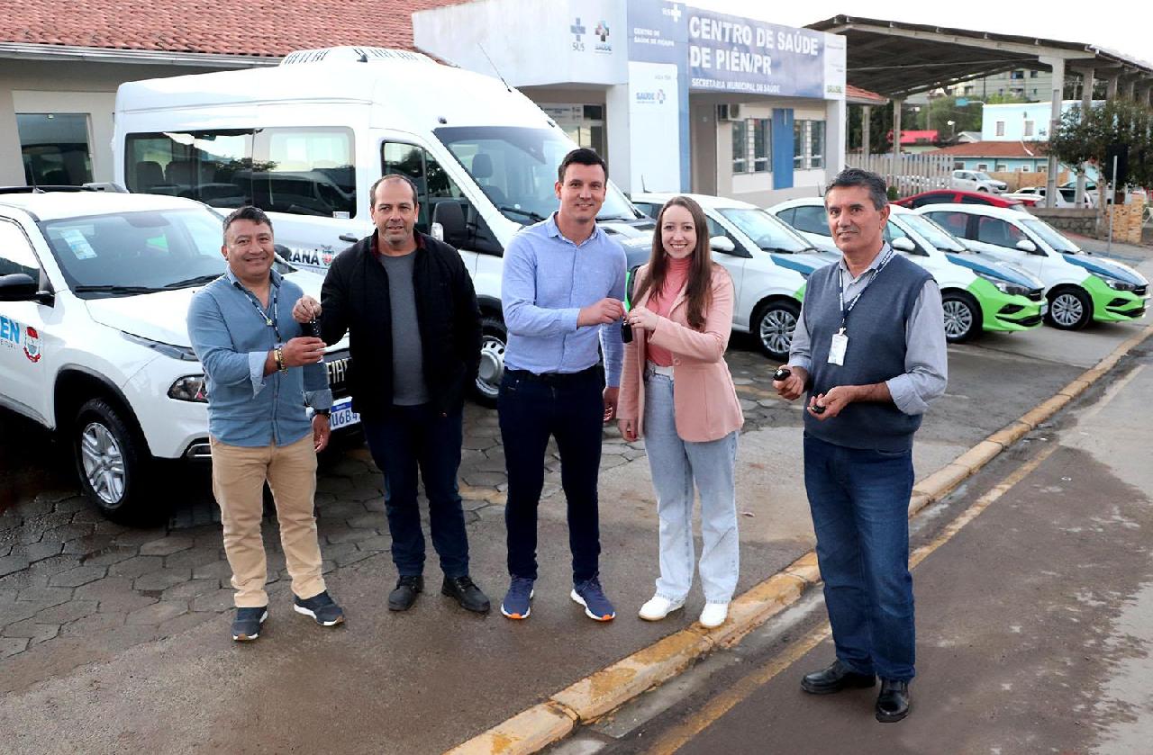 Secretaria de Saúde recebe novos veículos