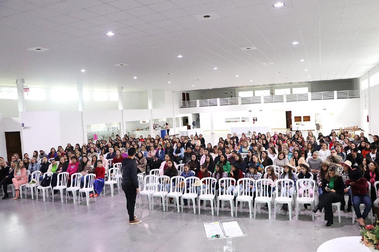 Semana pedagógica contou com palestra de Renato Casagrande