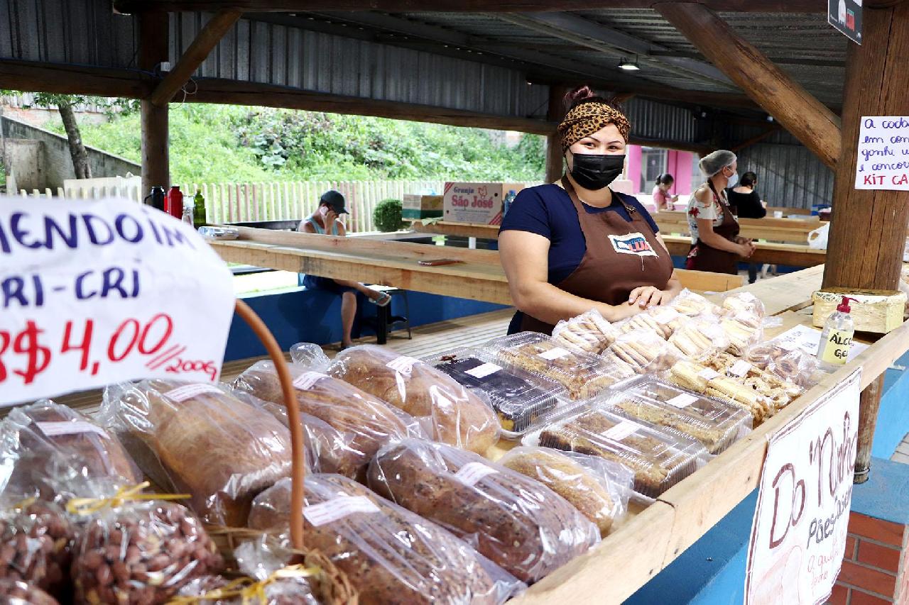 Sexta-feira tem Feira da Lua em Piên 
